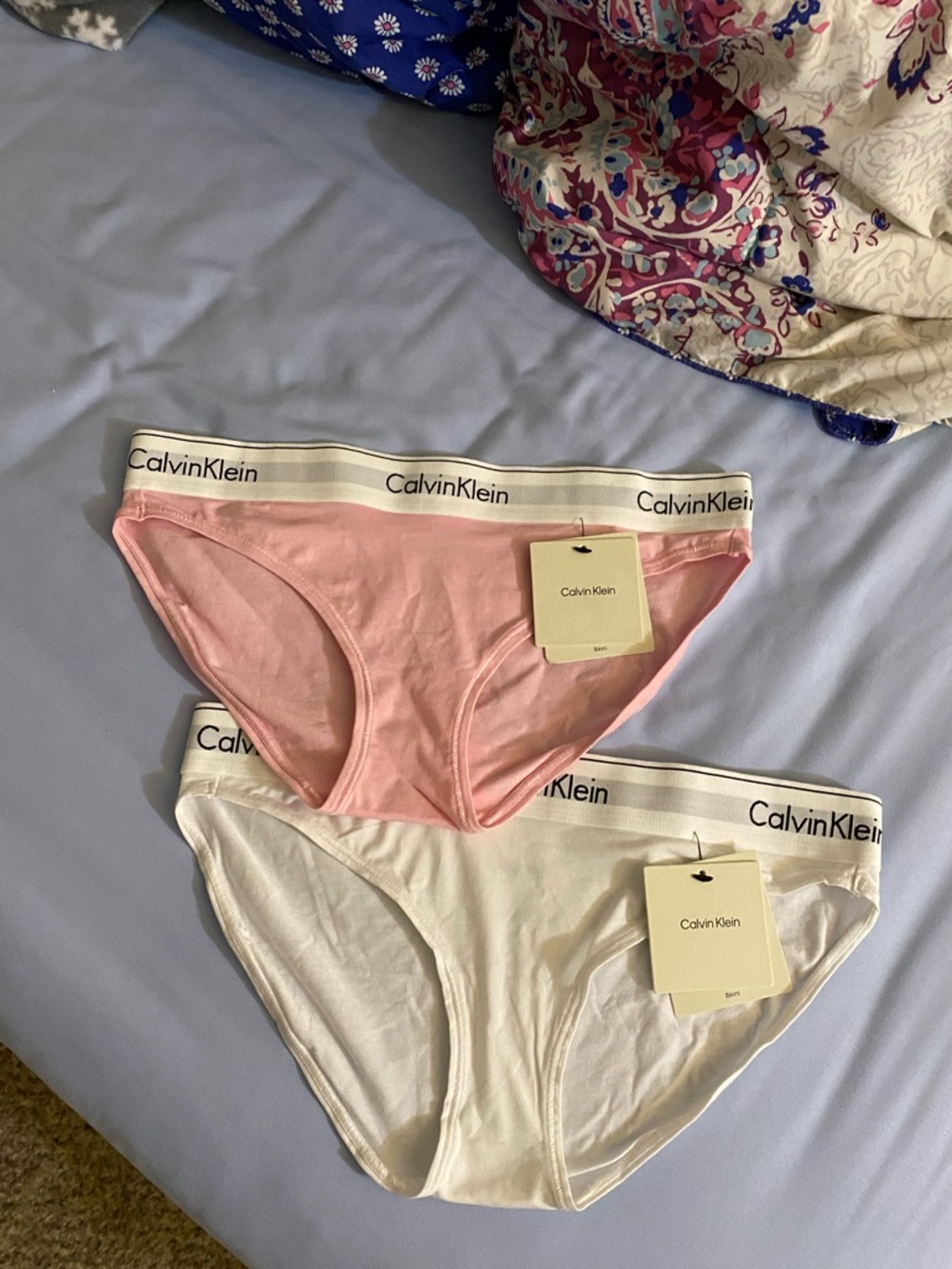 NWT Calvin Klein Modern cotton Bikini Briefs panties size medium pink & white
